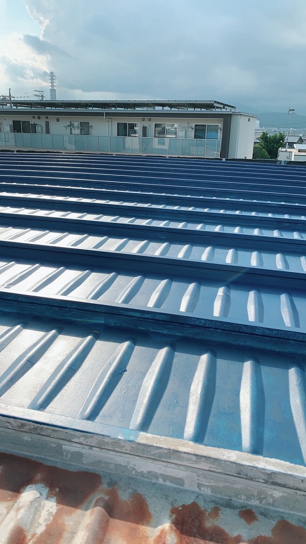 神奈川県川崎市　屋根塗装　折板屋根　下地処理　日本中央研究所　遮熱塗料　アドグリーンコート